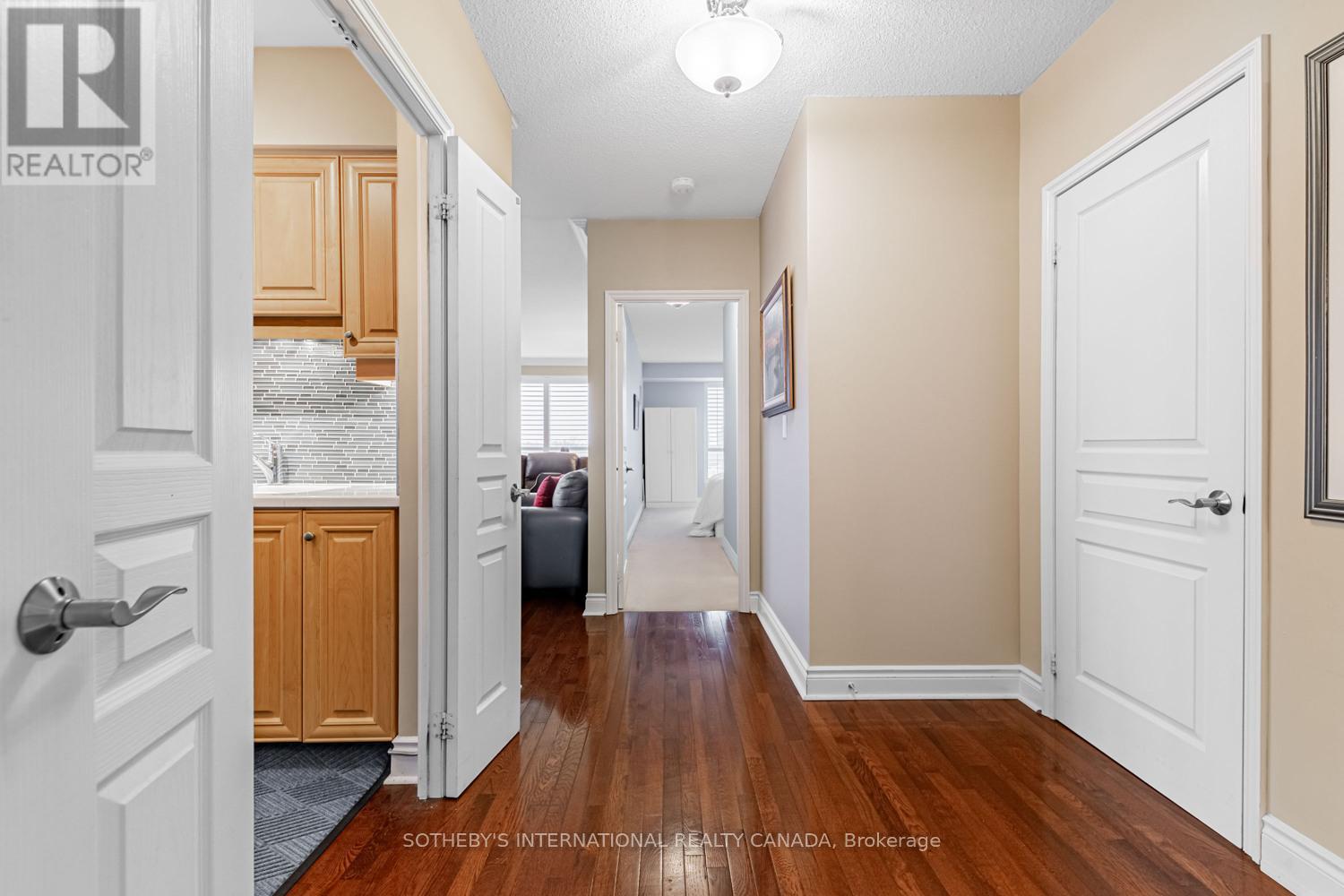 907 - 10 Delisle Avenue, Toronto, Ontario  M4V 3C6 - Photo 12 - C12640956