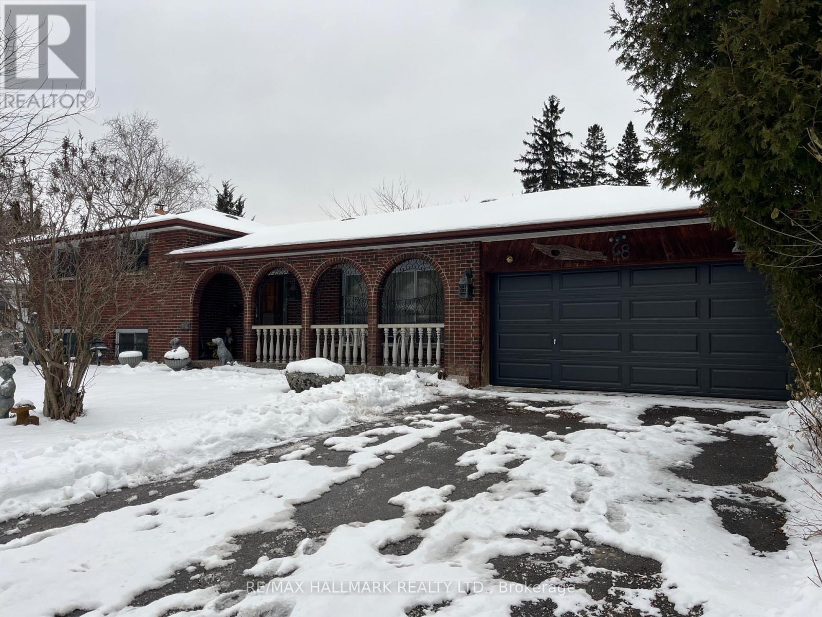 68 FERGALEA AVENUE, Toronto, Ontario