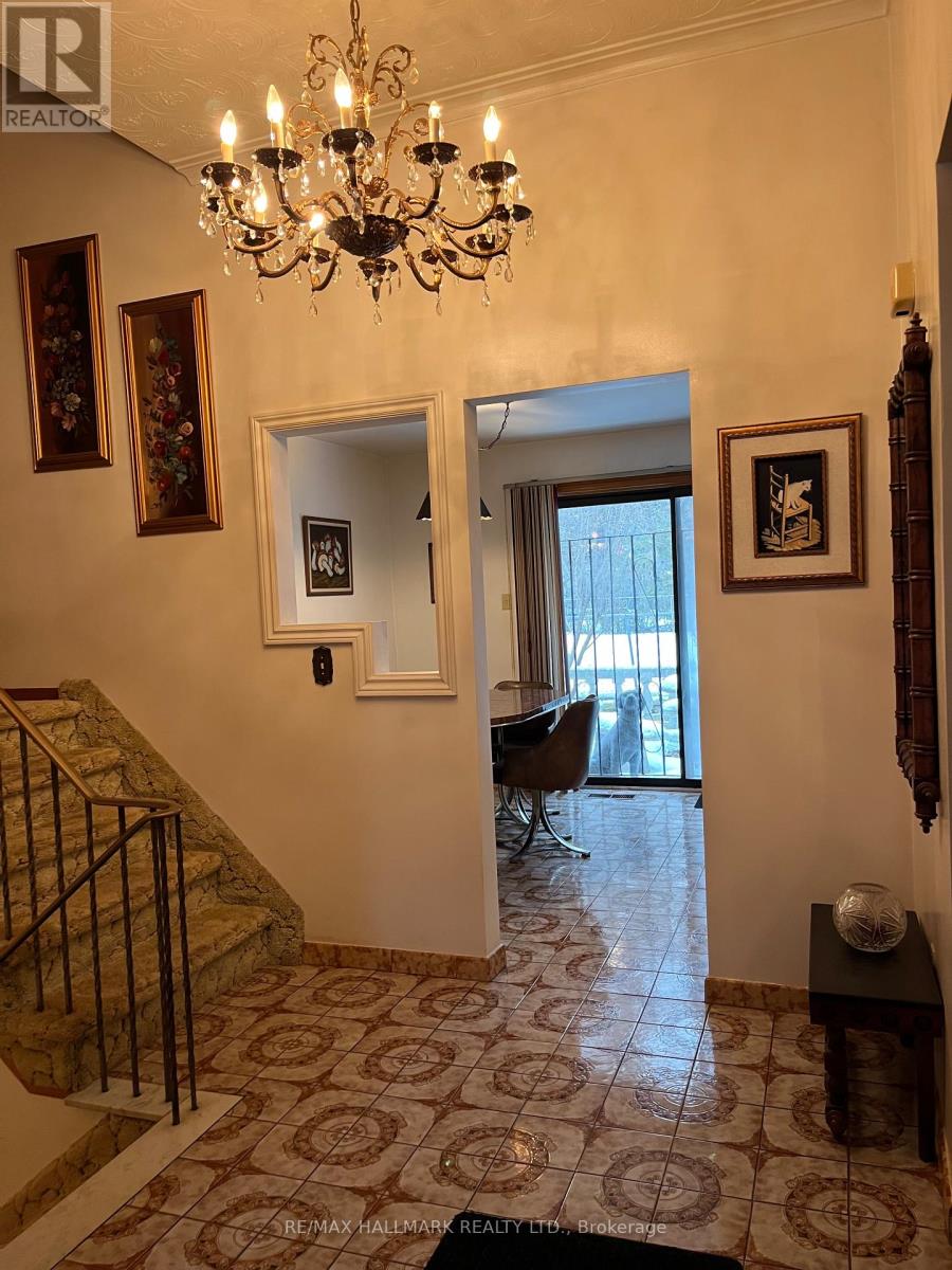 68 Fergalea Avenue, Toronto, Ontario  M1E 3L6 - Photo 2 - E12641012