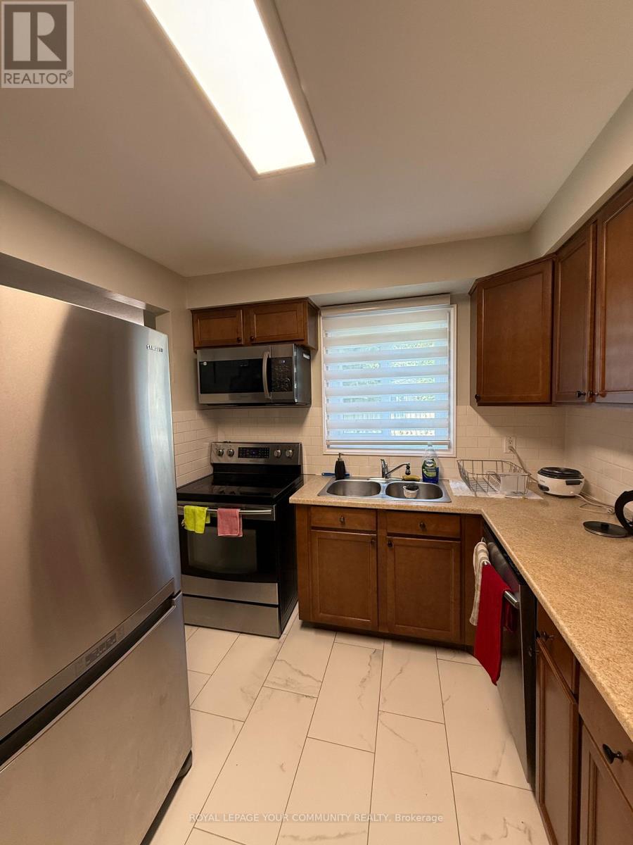 63 Barrett Crescent, Ajax, Ontario  L1T 2C5 - Photo 5 - E12641016