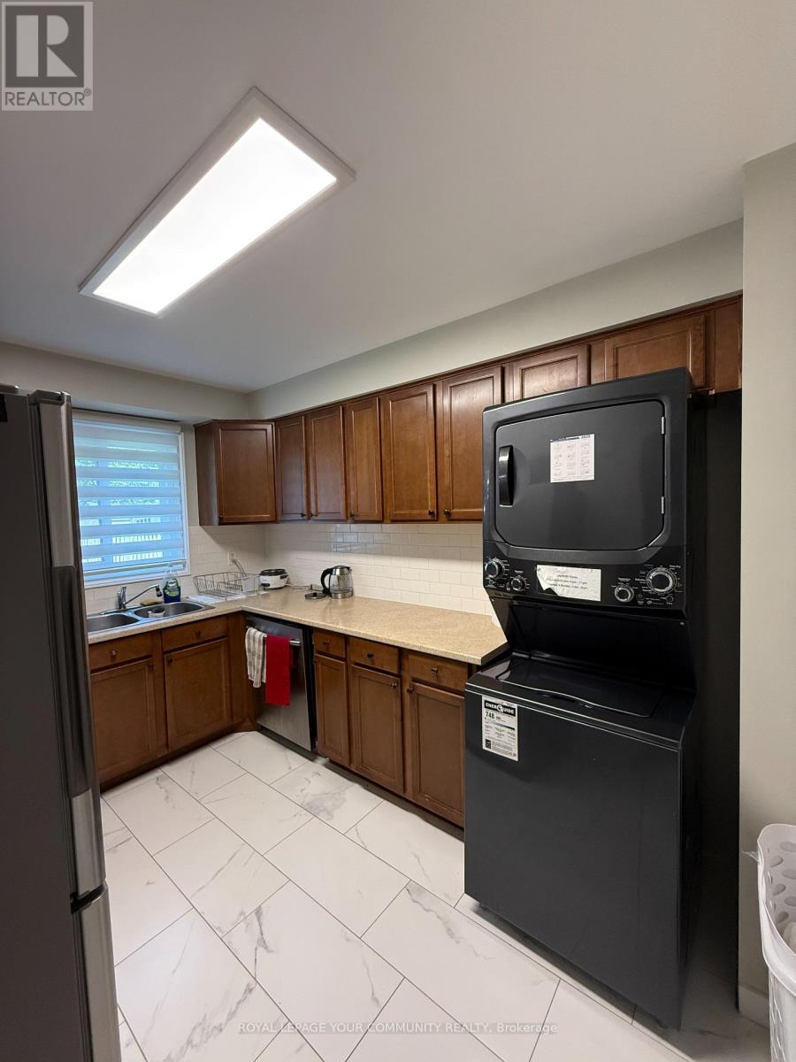 63 Barrett Crescent, Ajax, Ontario  L1T 2C5 - Photo 6 - E12641016