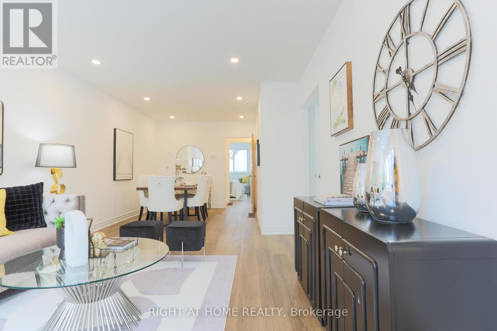 303 Blue Grass Boulevard, Richmond Hill, Ontario  L4C 3H3 - Photo 14 - N12641008