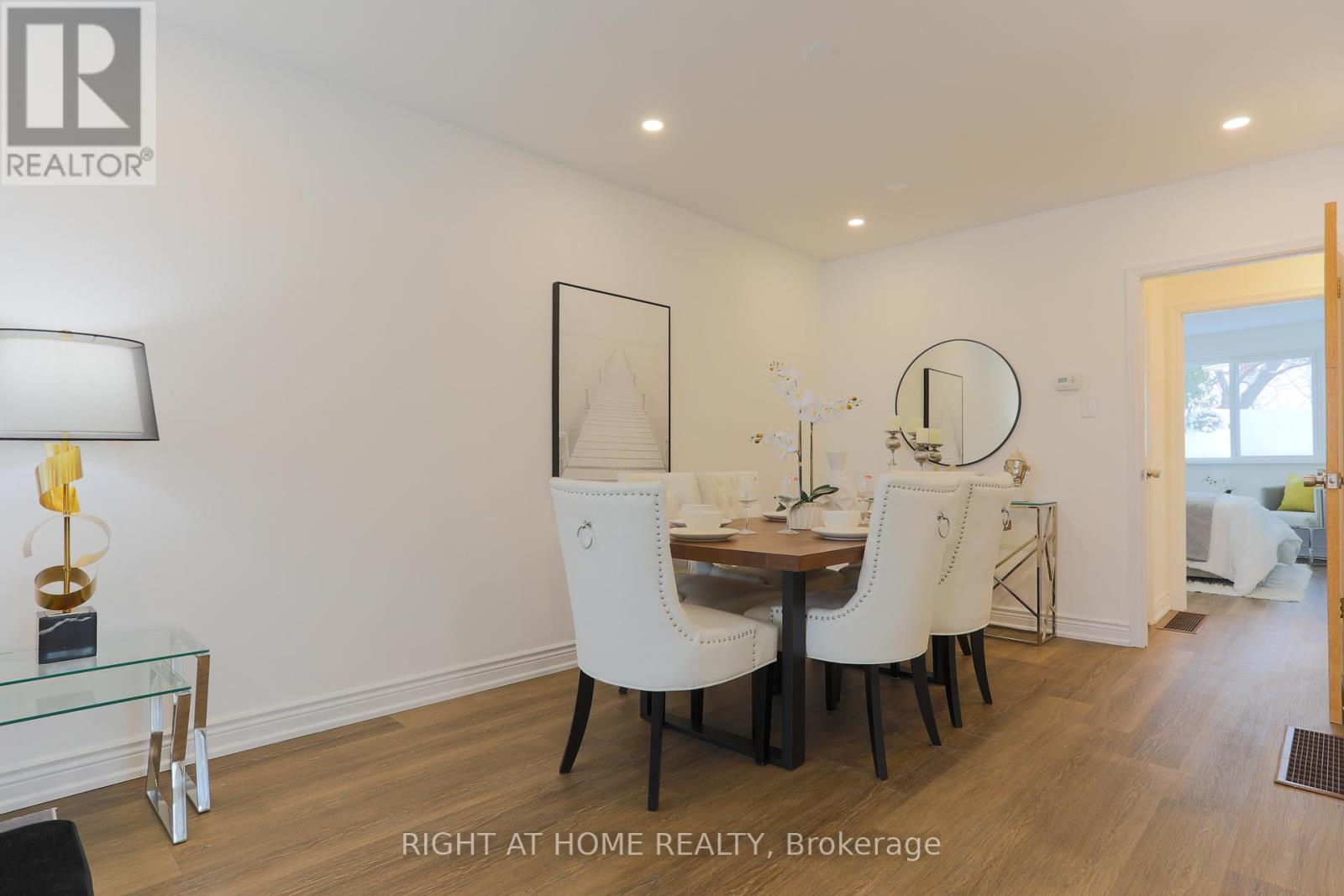 303 Blue Grass Boulevard, Richmond Hill, Ontario  L4C 3H3 - Photo 15 - N12641008