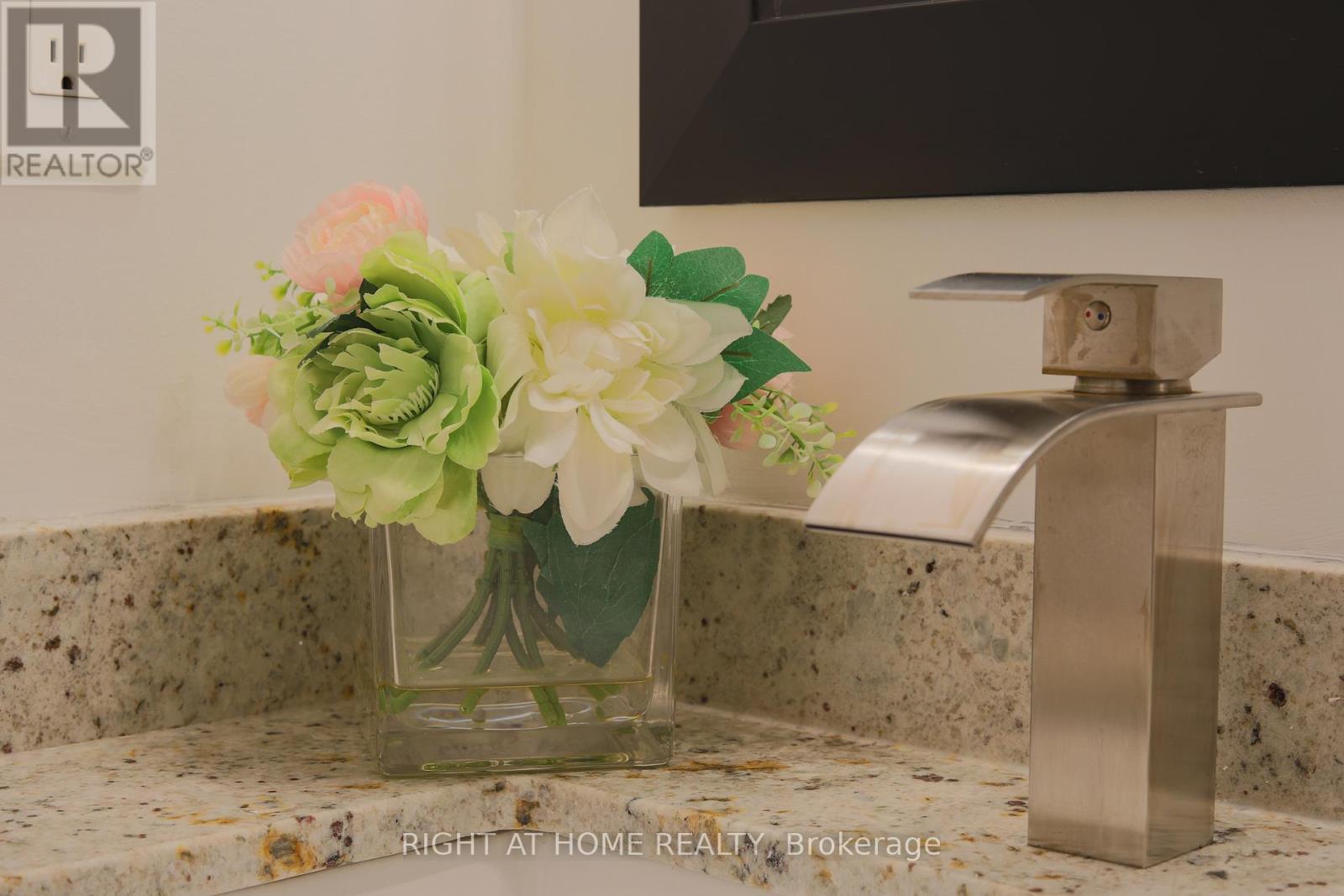 303 Blue Grass Boulevard, Richmond Hill, Ontario  L4C 3H3 - Photo 41 - N12641008