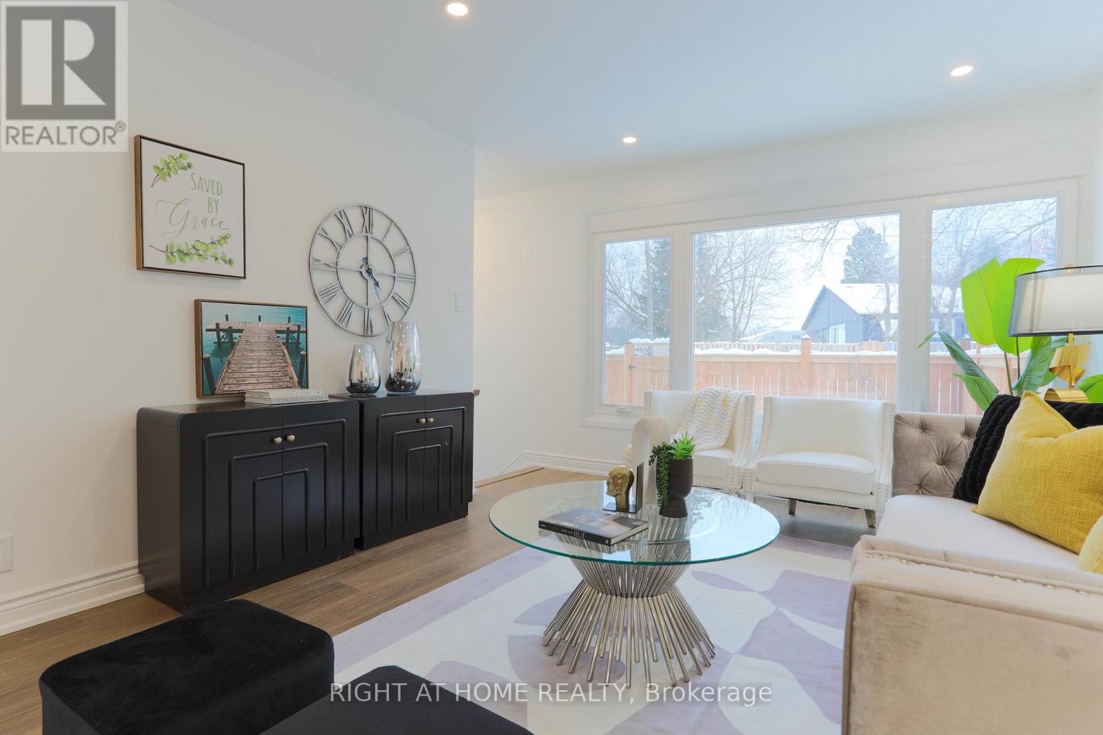 303 Blue Grass Boulevard, Richmond Hill, Ontario  L4C 3H3 - Photo 9 - N12641008