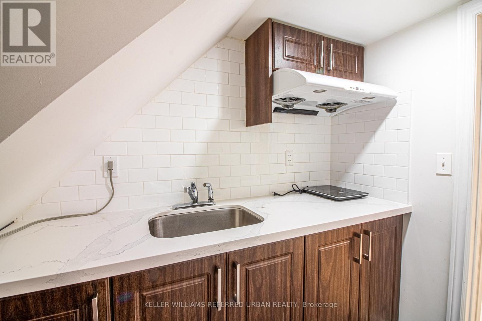 Basement Apartment - 143 Nahanni Drive, Richmond Hill, Ontario  L4B 4M1 - Photo 6 - N12641022