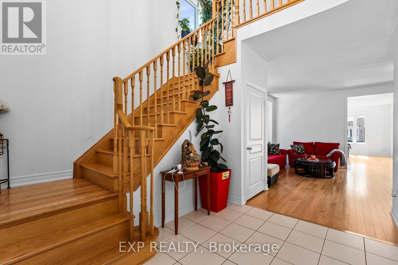 52 John Link Avenue, Georgina, Ontario  L0E 1R0 - Photo 5 - N12641082