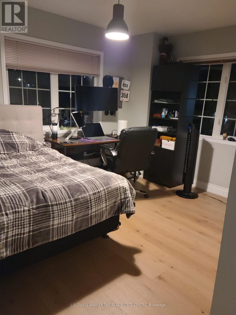 Main Floor - 1 Jarret Court S, Vaughan, Ontario  L6A 3W4 - Photo 12 - N12641096