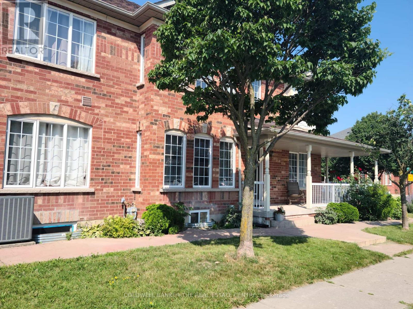 Main Floor - 1 Jarret Court S, Vaughan, Ontario  L6A 3W4 - Photo 4 - N12641096