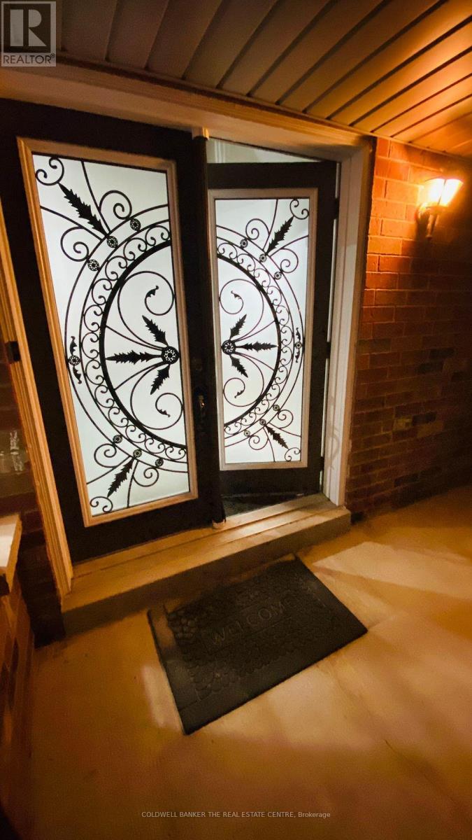 Main Floor - 1 Jarret Court S, Vaughan, Ontario  L6A 3W4 - Photo 7 - N12641096