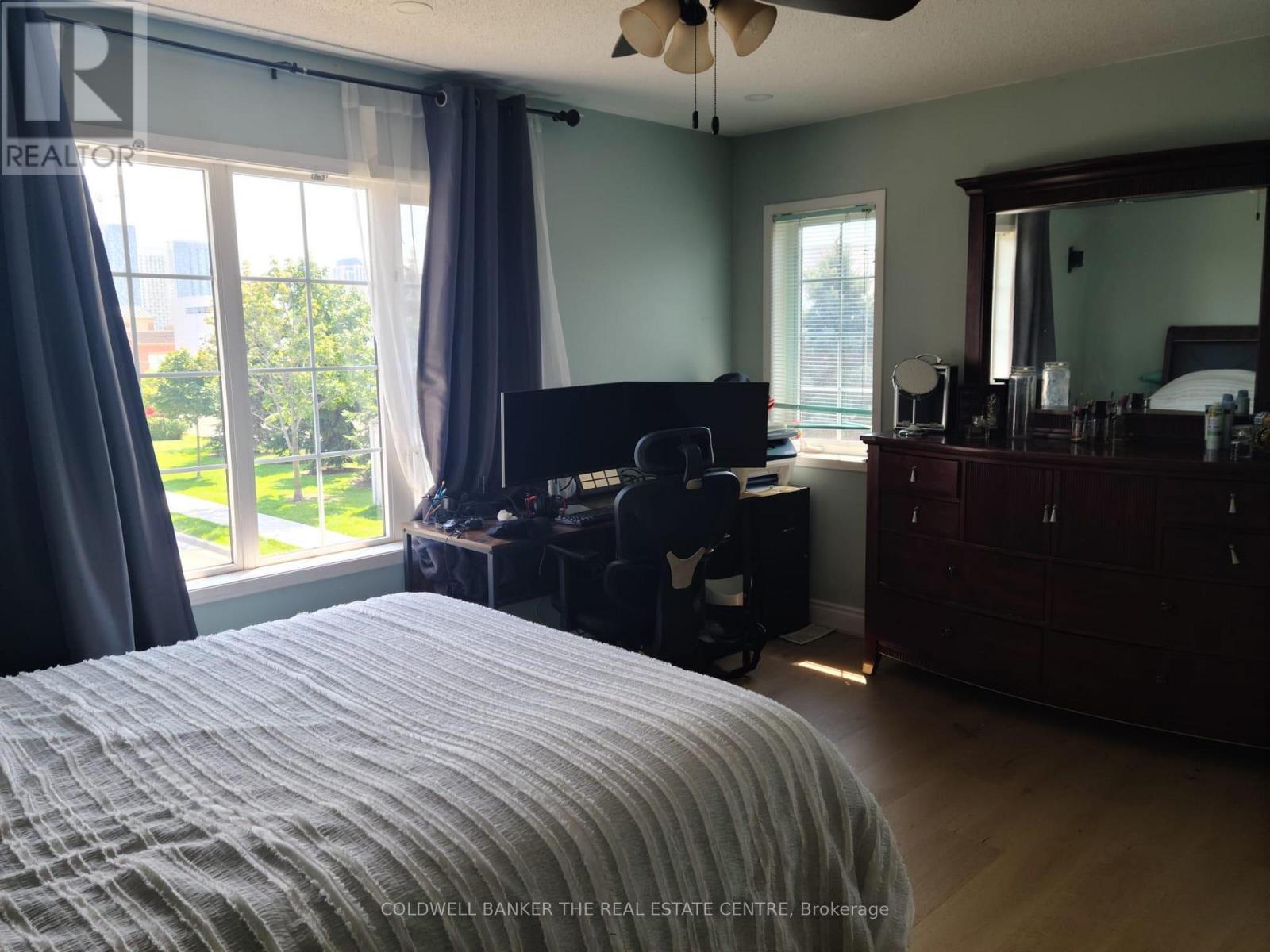 Main Floor - 1 Jarret Court S, Vaughan, Ontario  L6A 3W4 - Photo 9 - N12641096