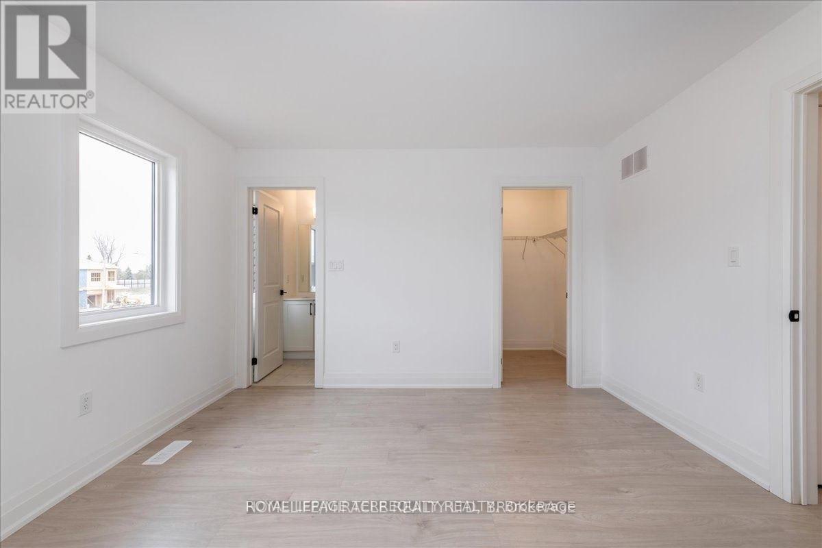 4 Haven Lane, Barrie (Painswick South), Ontario  L9J 0M4 - Photo 11 - S12641056