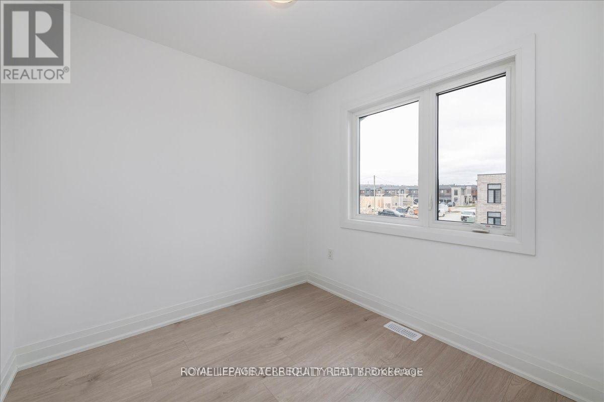 4 Haven Lane, Barrie (Painswick South), Ontario  L9J 0M4 - Photo 12 - S12641056