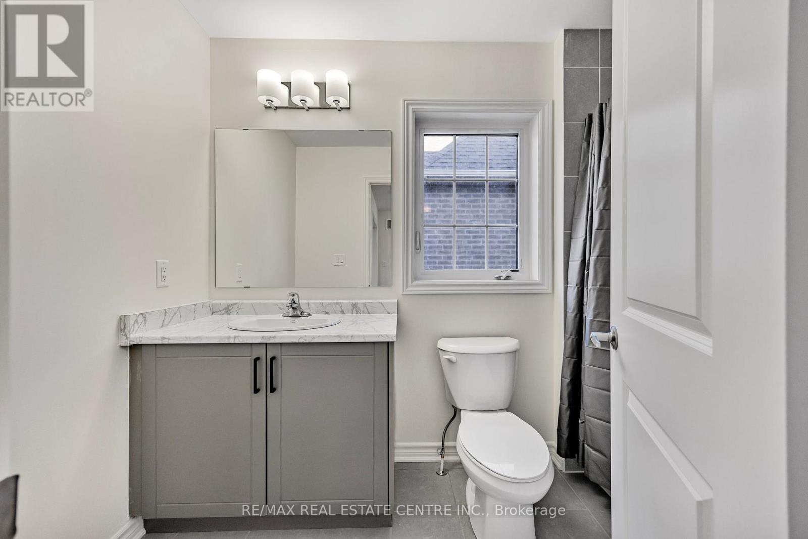 238 Mckenzie Drive, Clearview, Ontario  L0M 1S0 - Photo 18 - S12641060