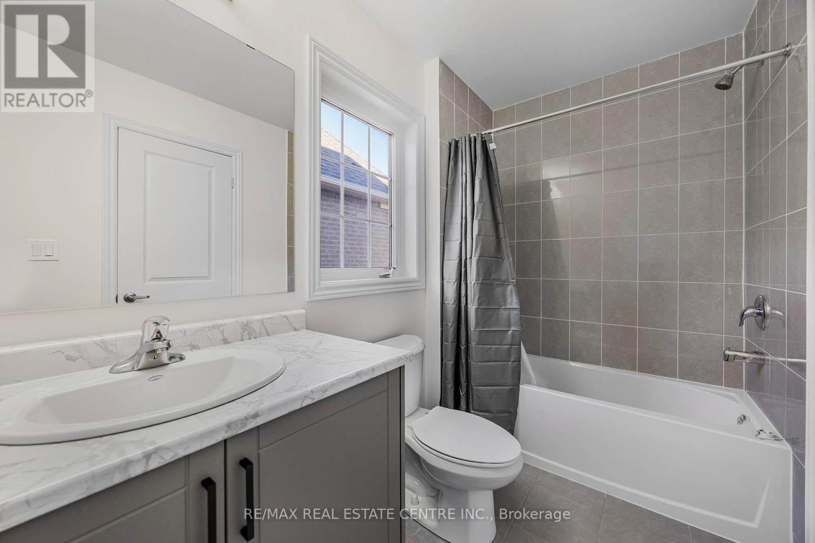 238 Mckenzie Drive, Clearview, Ontario  L0M 1S0 - Photo 19 - S12641060