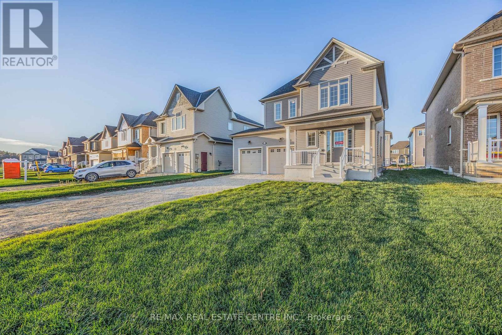 238 Mckenzie Drive, Clearview, Ontario  L0M 1S0 - Photo 3 - S12641060