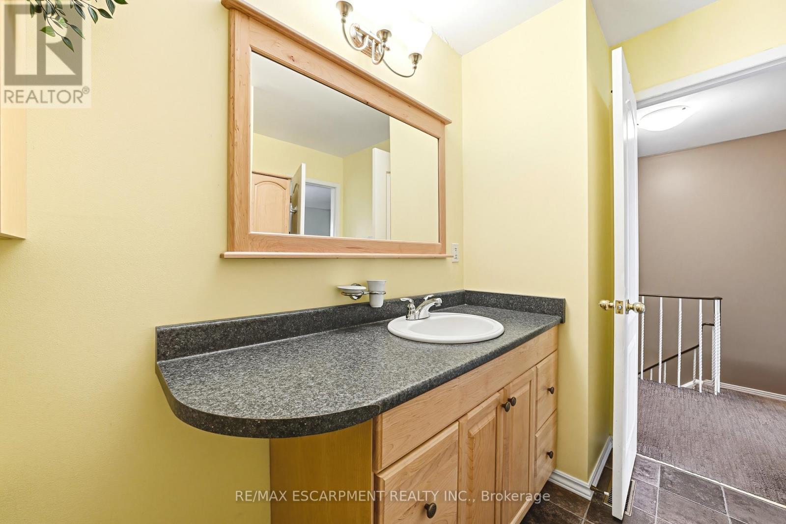 92 - 1584 Newlands Crescent, Burlington, Ontario  L7M 1V6 - Photo 19 - W12641028