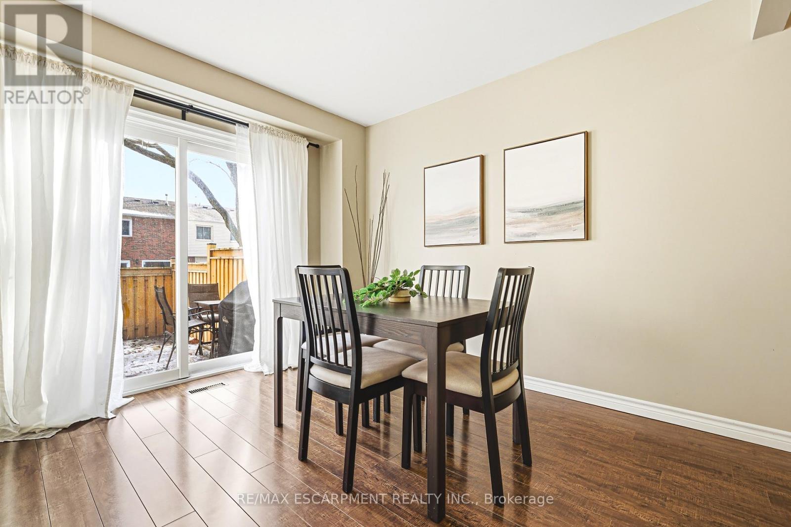 92 - 1584 Newlands Crescent, Burlington, Ontario  L7M 1V6 - Photo 7 - W12641028