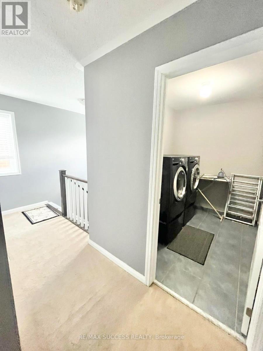 48 Mccandless Court, Milton, Ontario  L9T 1N1 - Photo 12 - W12641034