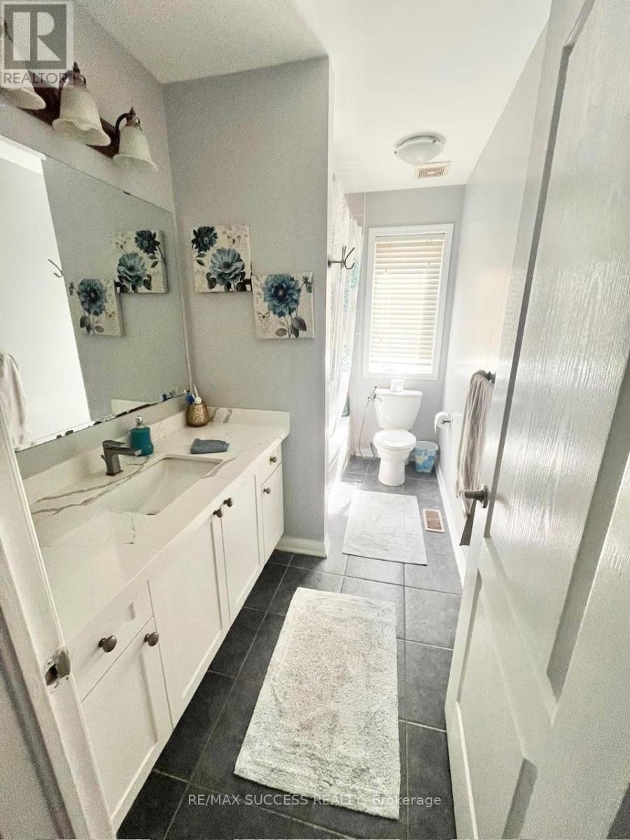 48 Mccandless Court, Milton, Ontario  L9T 1N1 - Photo 13 - W12641034