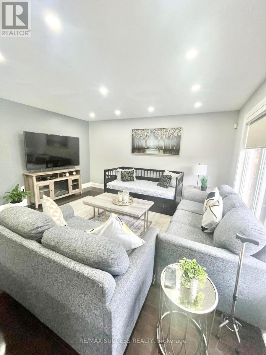 48 Mccandless Court, Milton, Ontario  L9T 1N1 - Photo 14 - W12641034