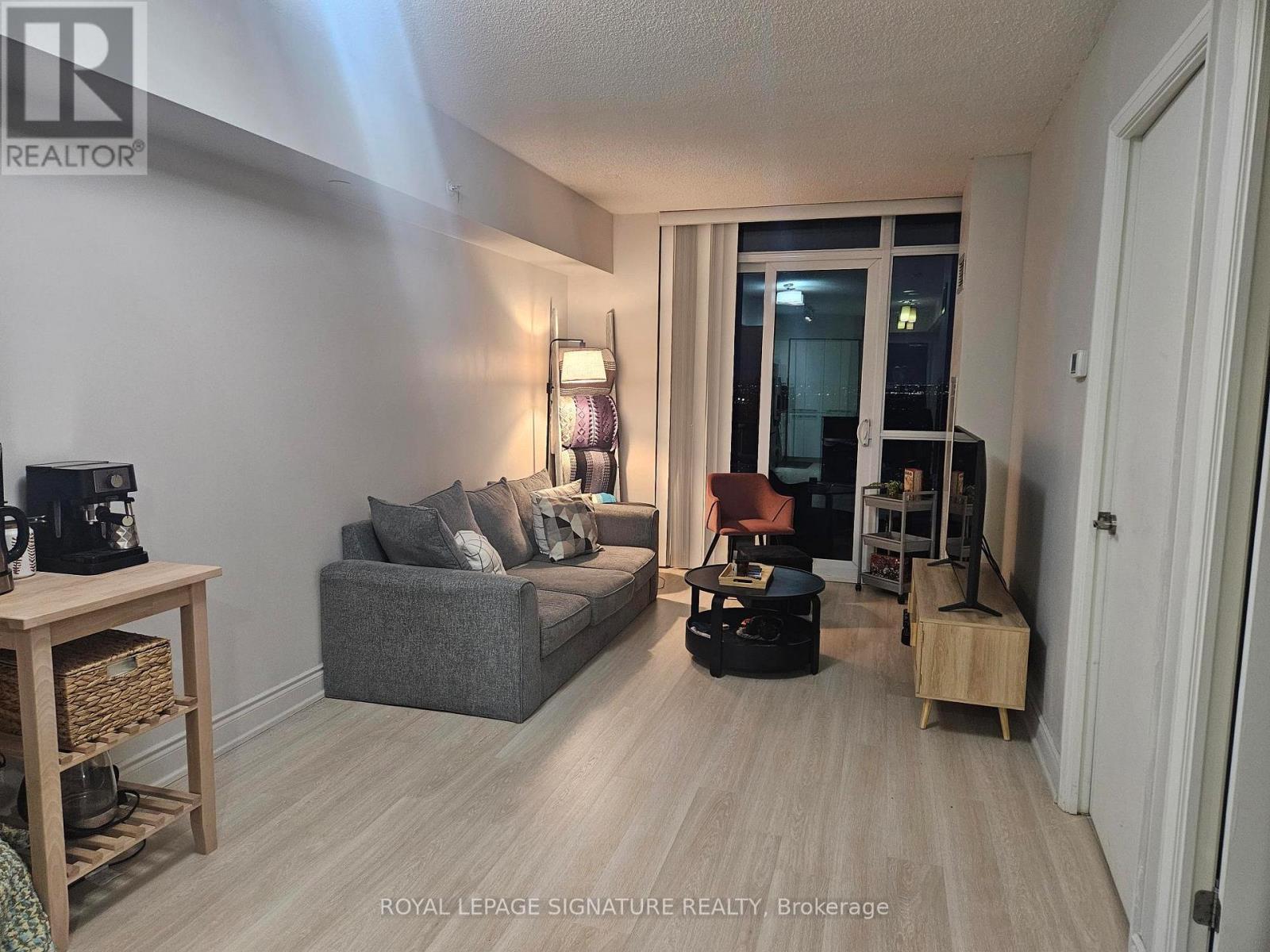 2809 - 5 Valhalla Inn Road, Toronto, Ontario  M4R 2J2 - Photo 2 - W12641072