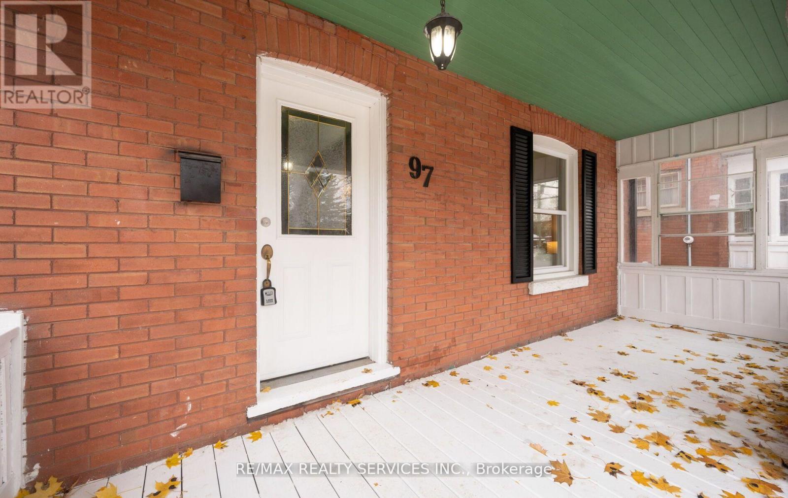 97 Mill Street N, Brampton, Ontario  L6X 1T7 - Photo 7 - W12641104