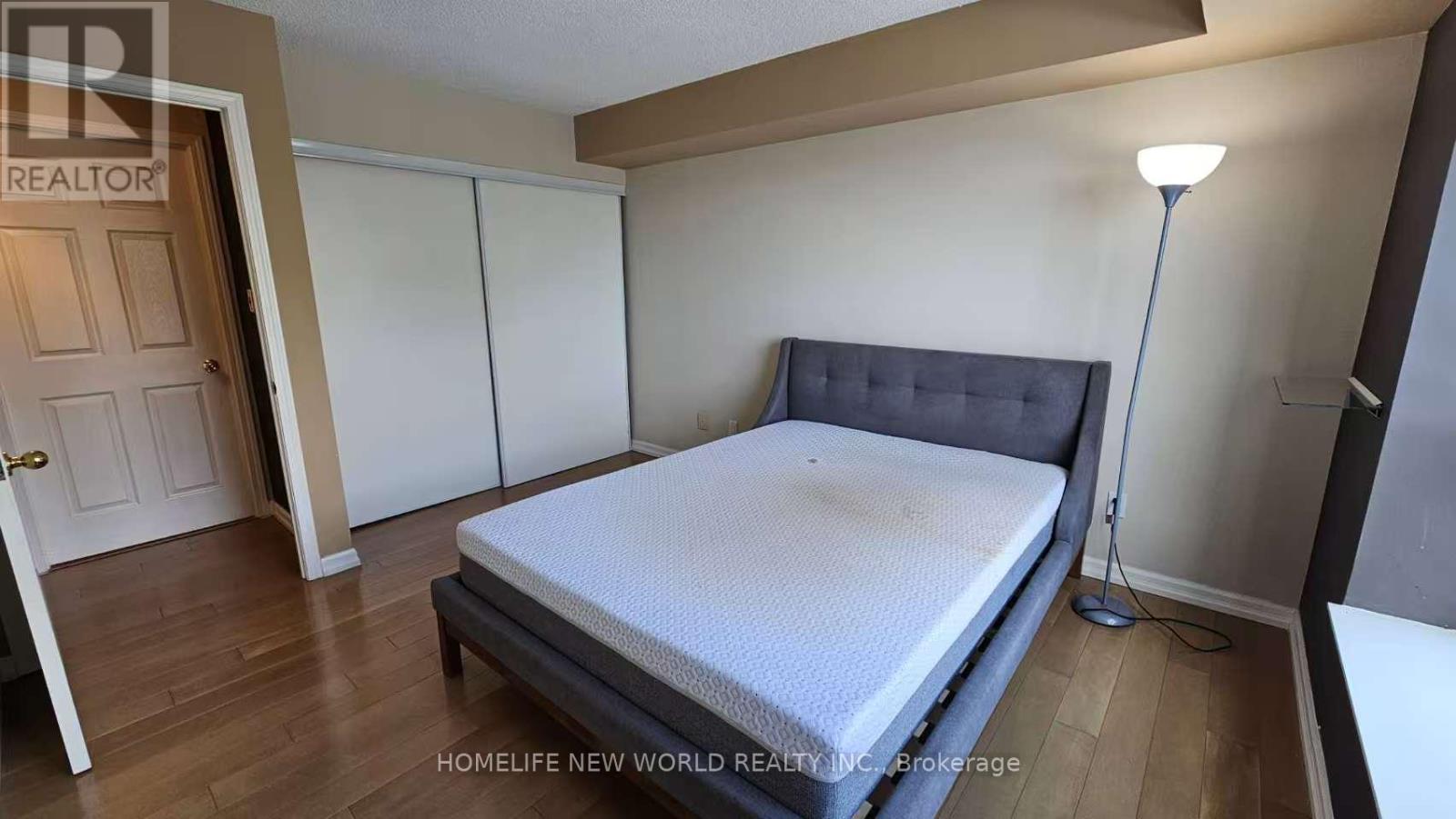 721 - 51 Baffin Court, Richmond Hill, Ontario  L4B 4P6 - Photo 7 - N12603520