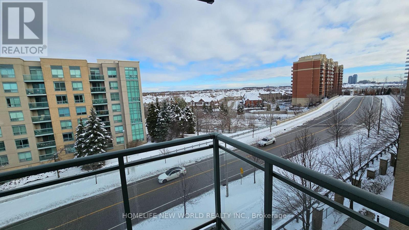 721 - 51 Baffin Court, Richmond Hill, Ontario  L4B 4P6 - Photo 8 - N12603520