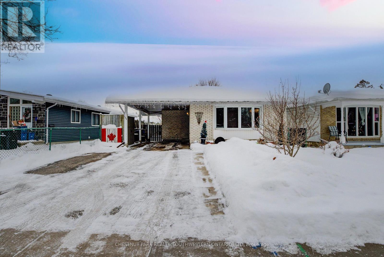 123 Kingswood Drive, Kitchener, Ontario  N2E 1B2 - Photo 2 - X12641006