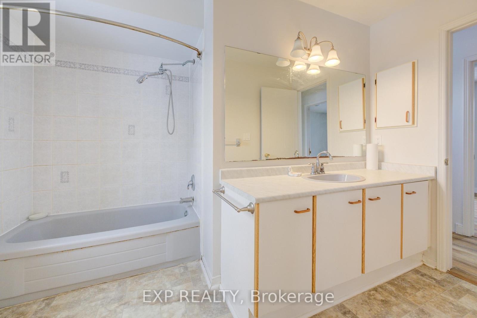 112 - 302 College Avenue W, Guelph, Ontario  N1G 4T6 - Photo 11 - X12641018