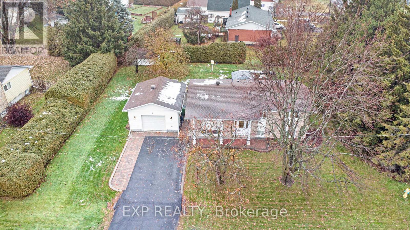 2 Castlebeau Street, Russell, Ontario  K0A 1W0 - Photo 34 - X12641174