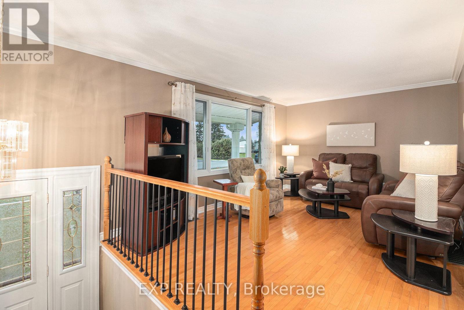 2 Castlebeau Street, Russell, Ontario  K0A 1W0 - Photo 5 - X12641174