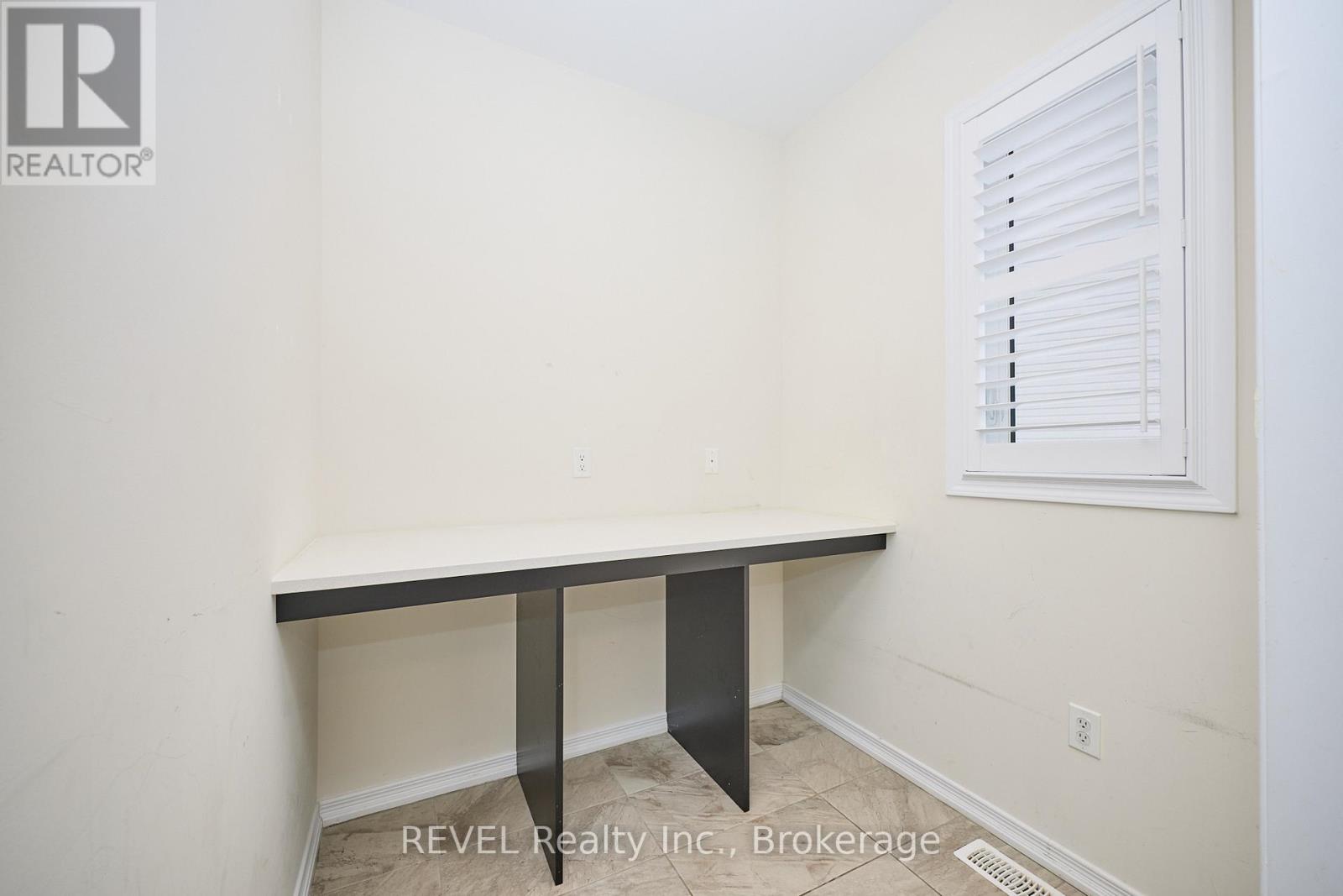 8787 Chickory Trail, Niagara Falls, Ontario  L2H 3S4 - Photo 12 - X12641152