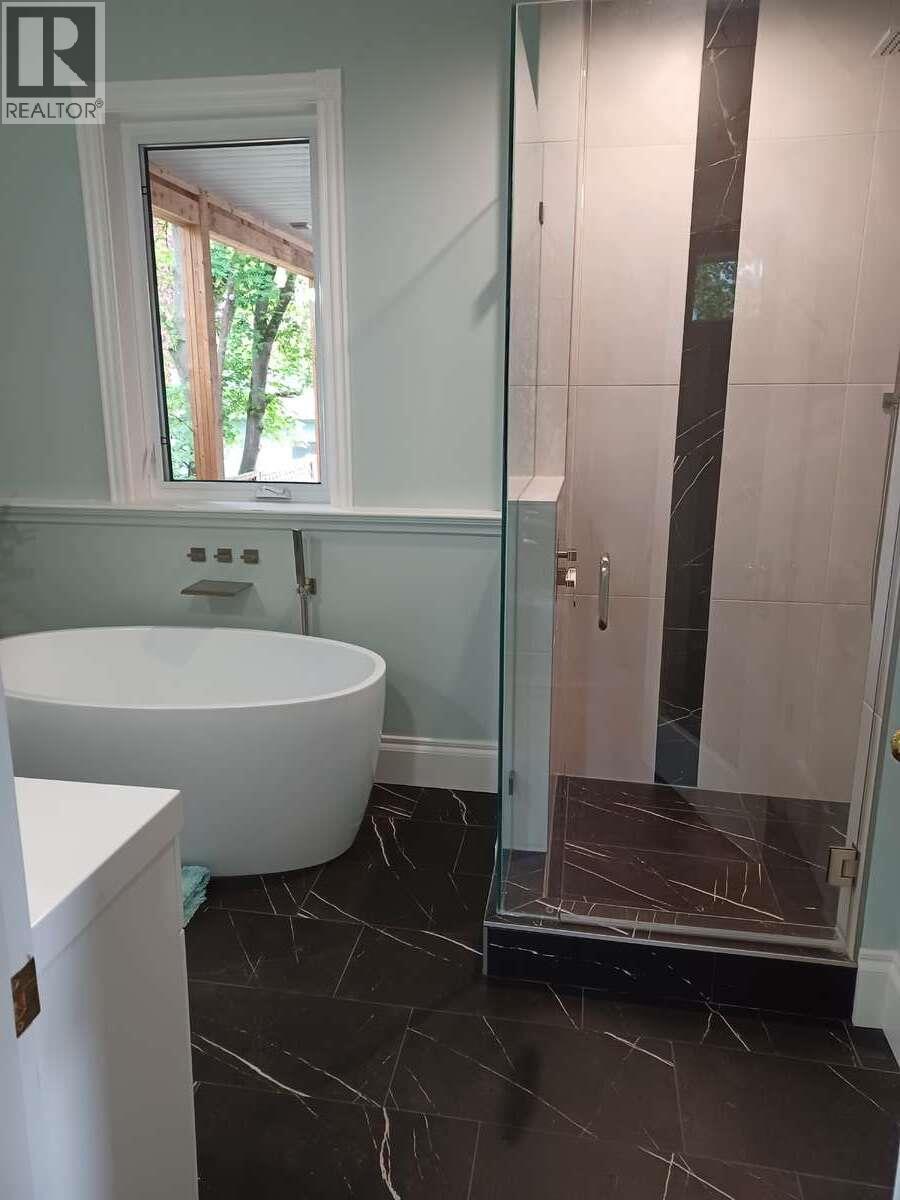 215 13th Avenue S, Cranbrook, British Columbia  V1C 2V7 - Photo 14 - 10371344