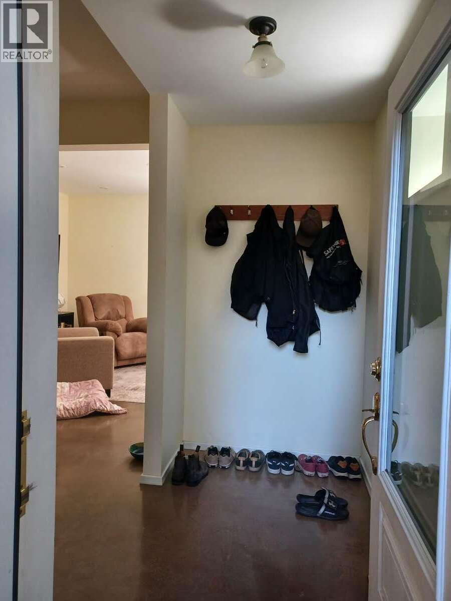 215 13th Avenue S, Cranbrook, British Columbia  V1C 2V7 - Photo 35 - 10371344