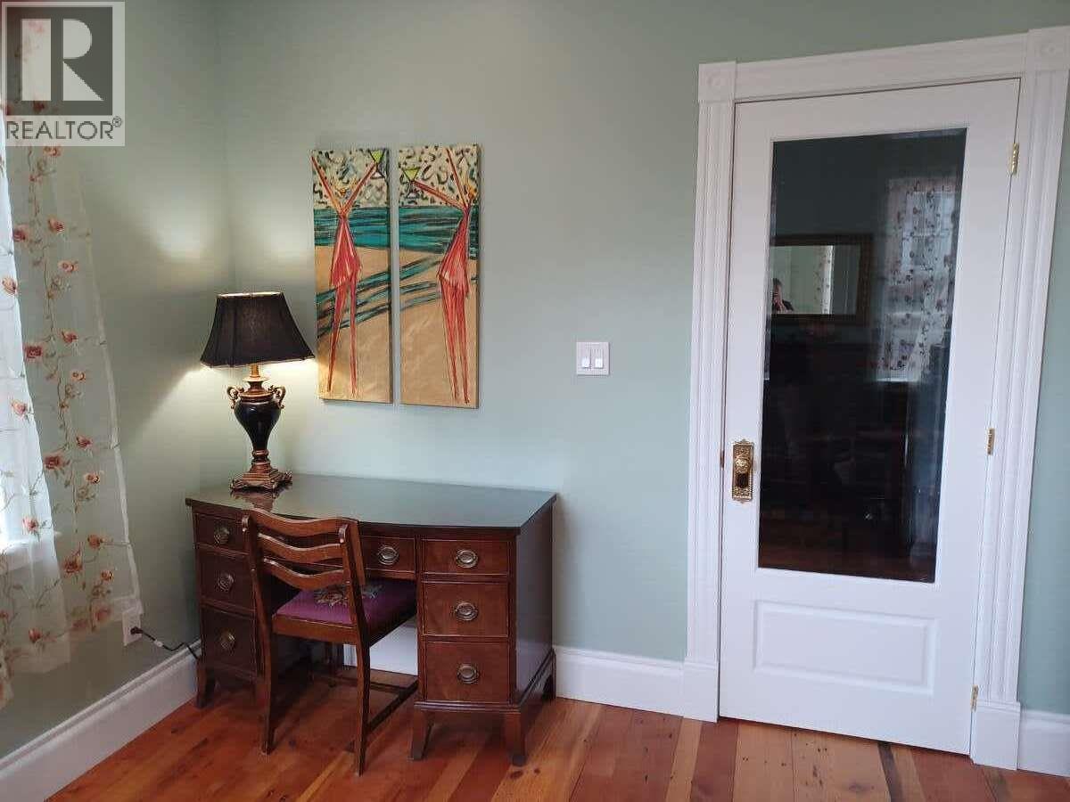 215 13th Avenue S, Cranbrook, British Columbia  V1C 2V7 - Photo 18 - 10371344