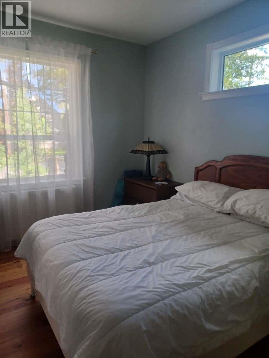 215 13th Avenue S, Cranbrook, British Columbia  V1C 2V7 - Photo 11 - 10371344