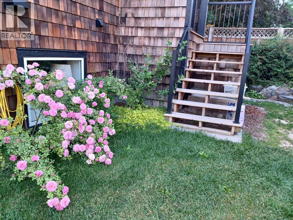 215 13th Avenue S, Cranbrook, British Columbia  V1C 2V7 - Photo 29 - 10371344