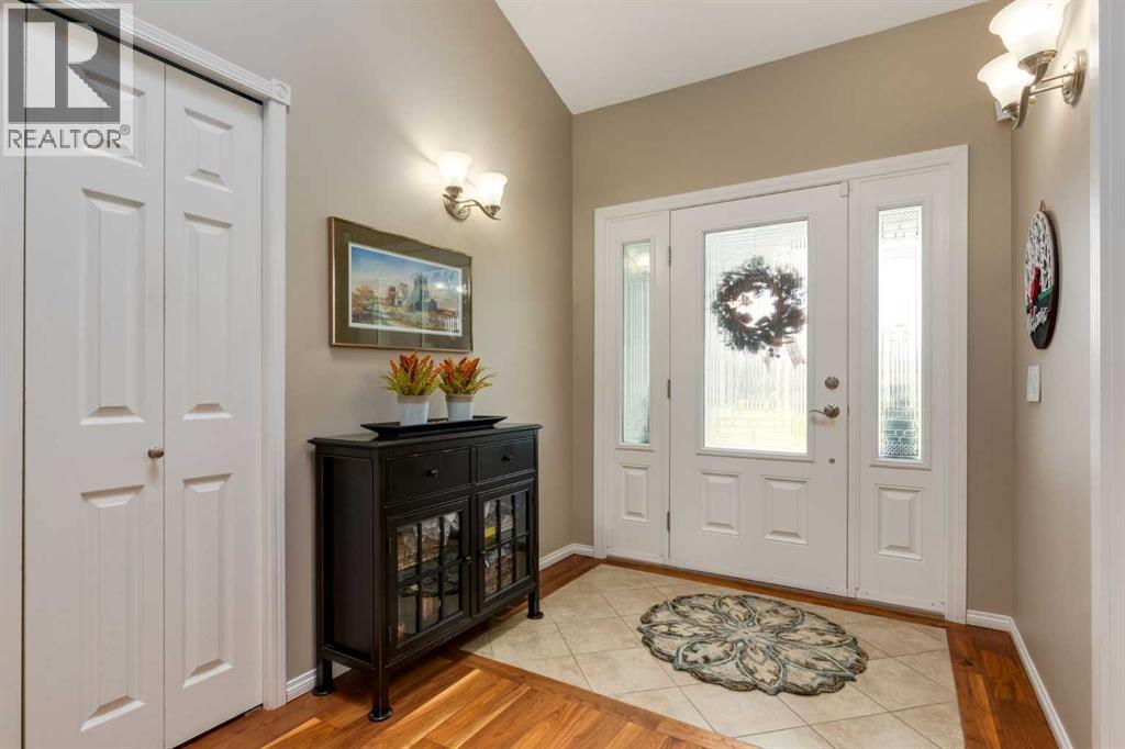 215 Alandale Place Sw, Rural Rocky View County, Alberta  T3Z 3L9 - Photo 4 - A2253429