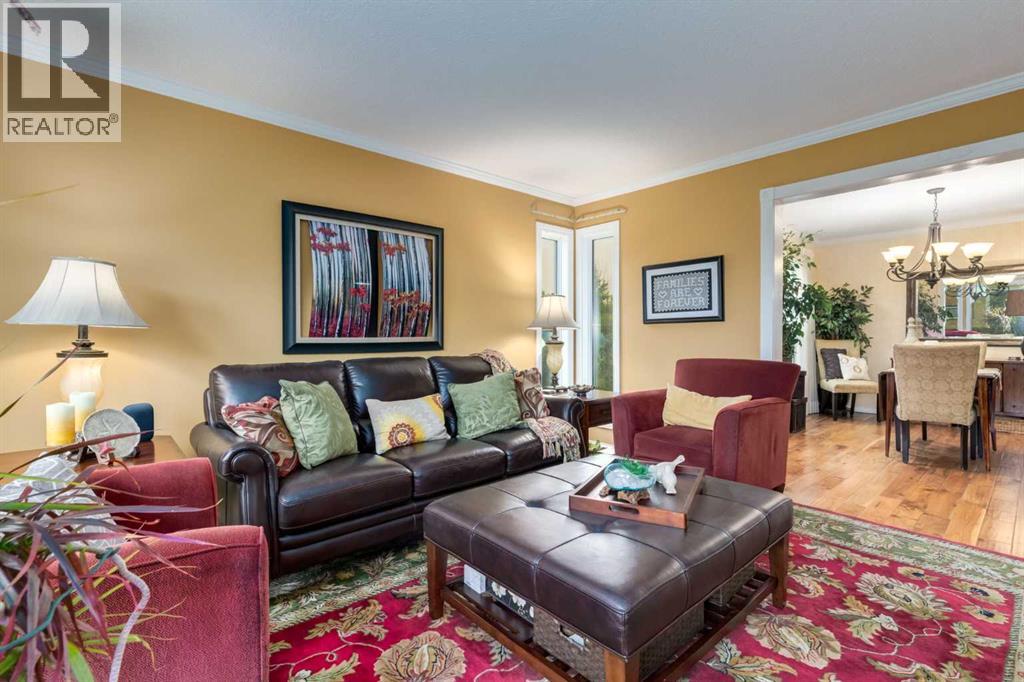 215 Alandale Place Sw, Rural Rocky View County, Alberta  T3Z 3L9 - Photo 6 - A2253429