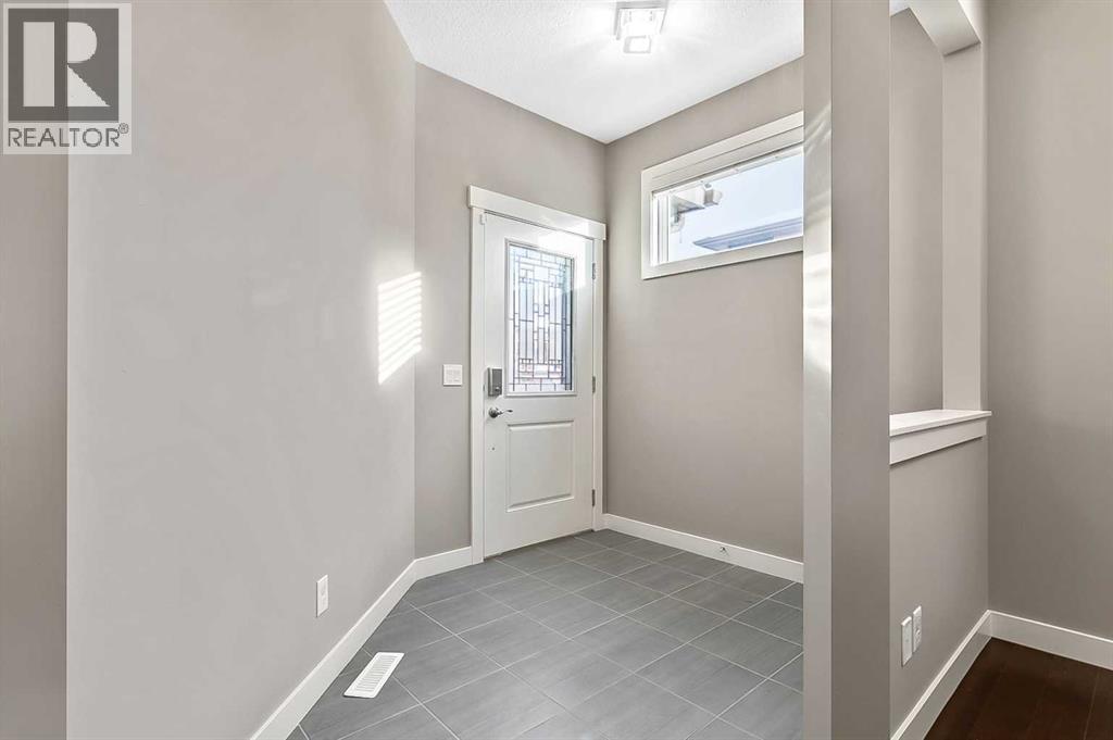 90 Mount Rae Heights, Okotoks, Alberta  T1S 0P1 - Photo 2 - A2274747