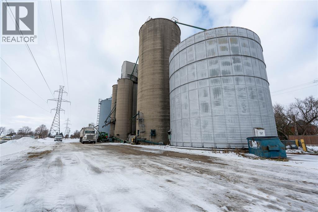 6517 James Street, Brooke-Alvinston, Ontario  N0N 1K0 - Photo 14 - 25031815