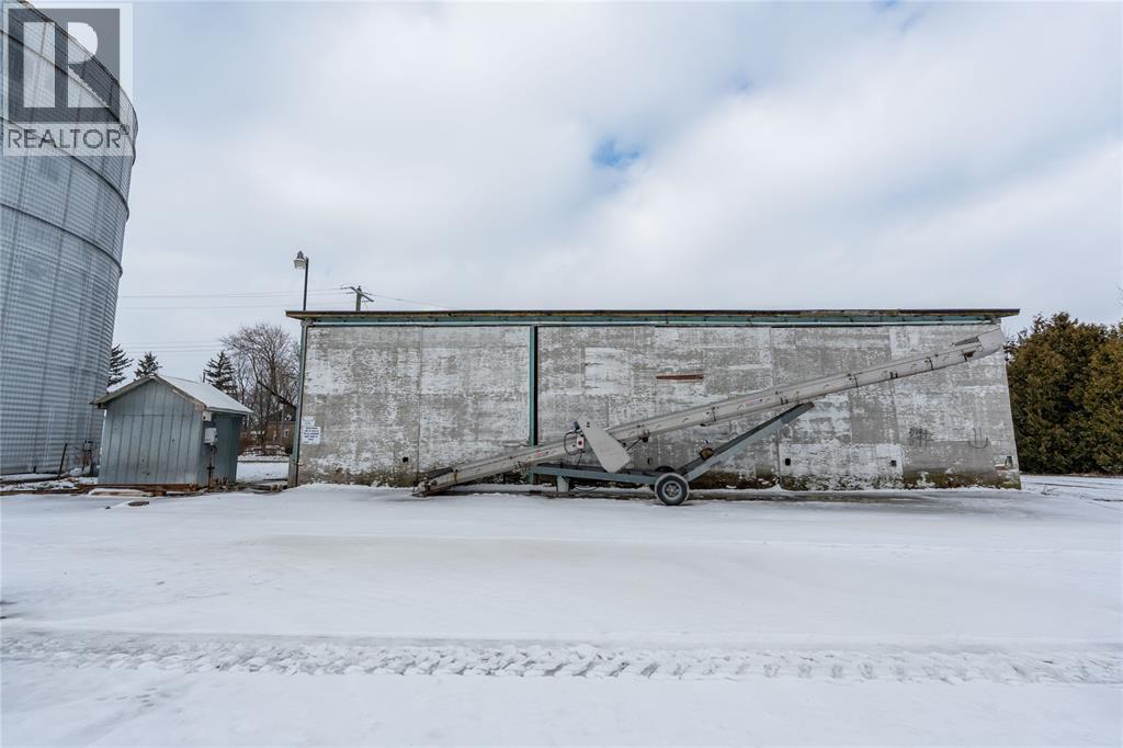 6517 James Street, Brooke-Alvinston, Ontario  N0N 1K0 - Photo 15 - 25031815