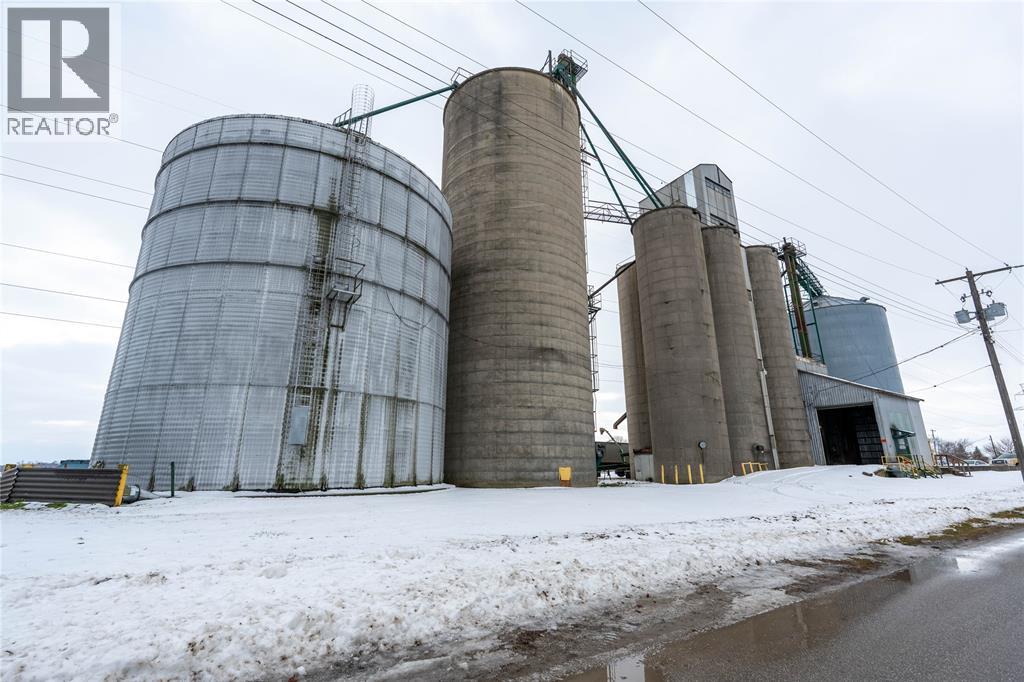 6517 James Street, Brooke-Alvinston, Ontario  N0N 1K0 - Photo 19 - 25031815