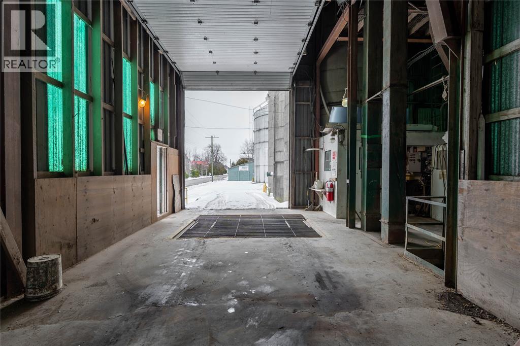 6517 James Street, Brooke-Alvinston, Ontario  N0N 1K0 - Photo 5 - 25031815