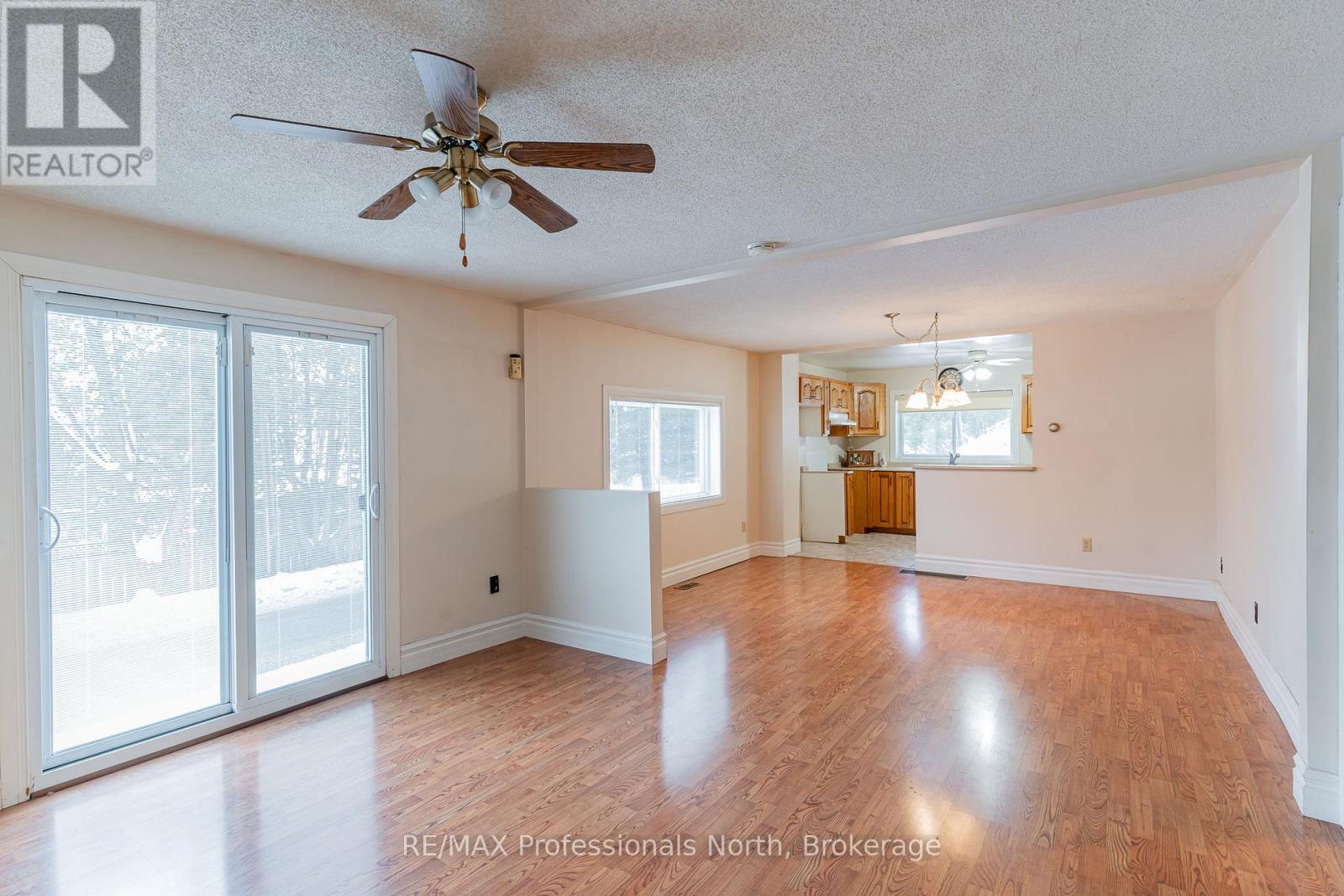 646 Mountain Street, Dysart Et Al, Ontario  K0M 1S0 - Photo 16 - X12555136