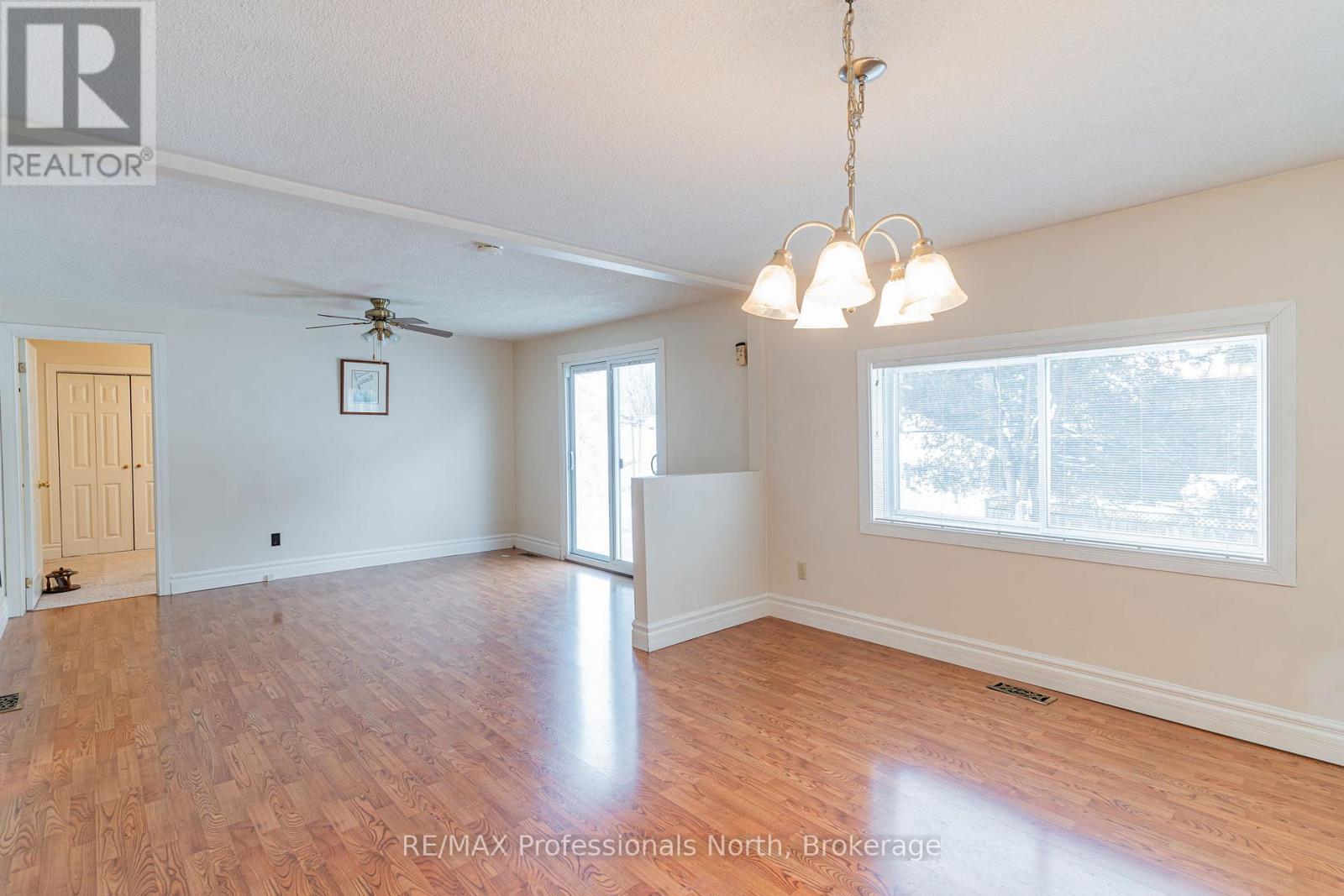 646 Mountain Street, Dysart Et Al, Ontario  K0M 1S0 - Photo 13 - X12555136