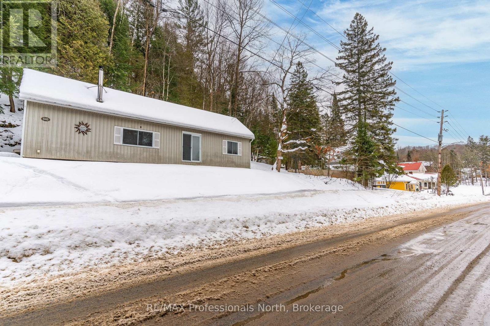 646 Mountain Street, Dysart Et Al, Ontario  K0M 1S0 - Photo 29 - X12555136