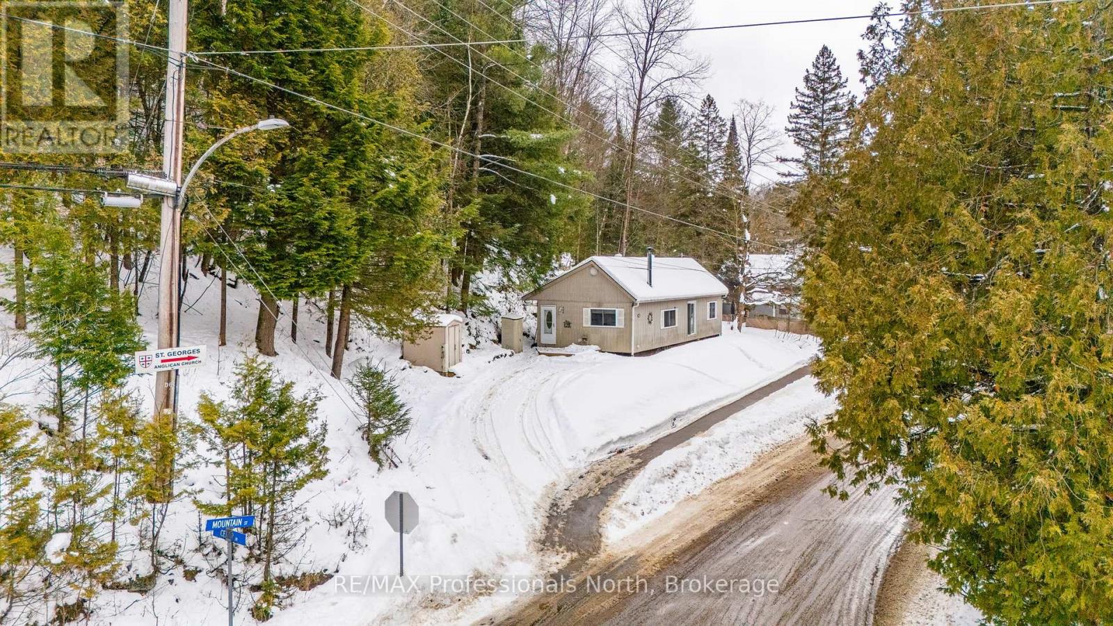 646 Mountain Street, Dysart Et Al, Ontario  K0M 1S0 - Photo 30 - X12555136